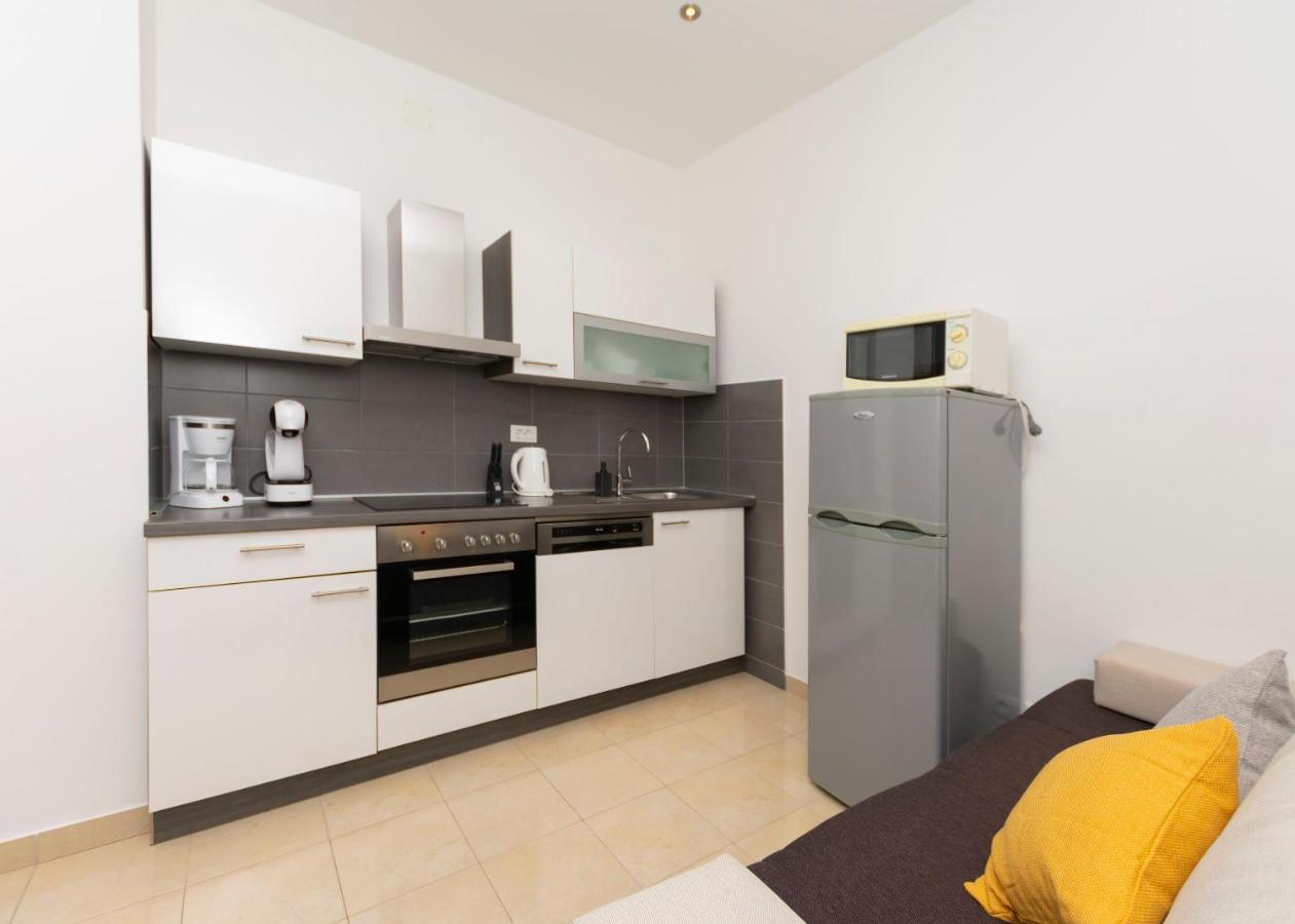 Apartments Beach Dream Mimice Exterior photo